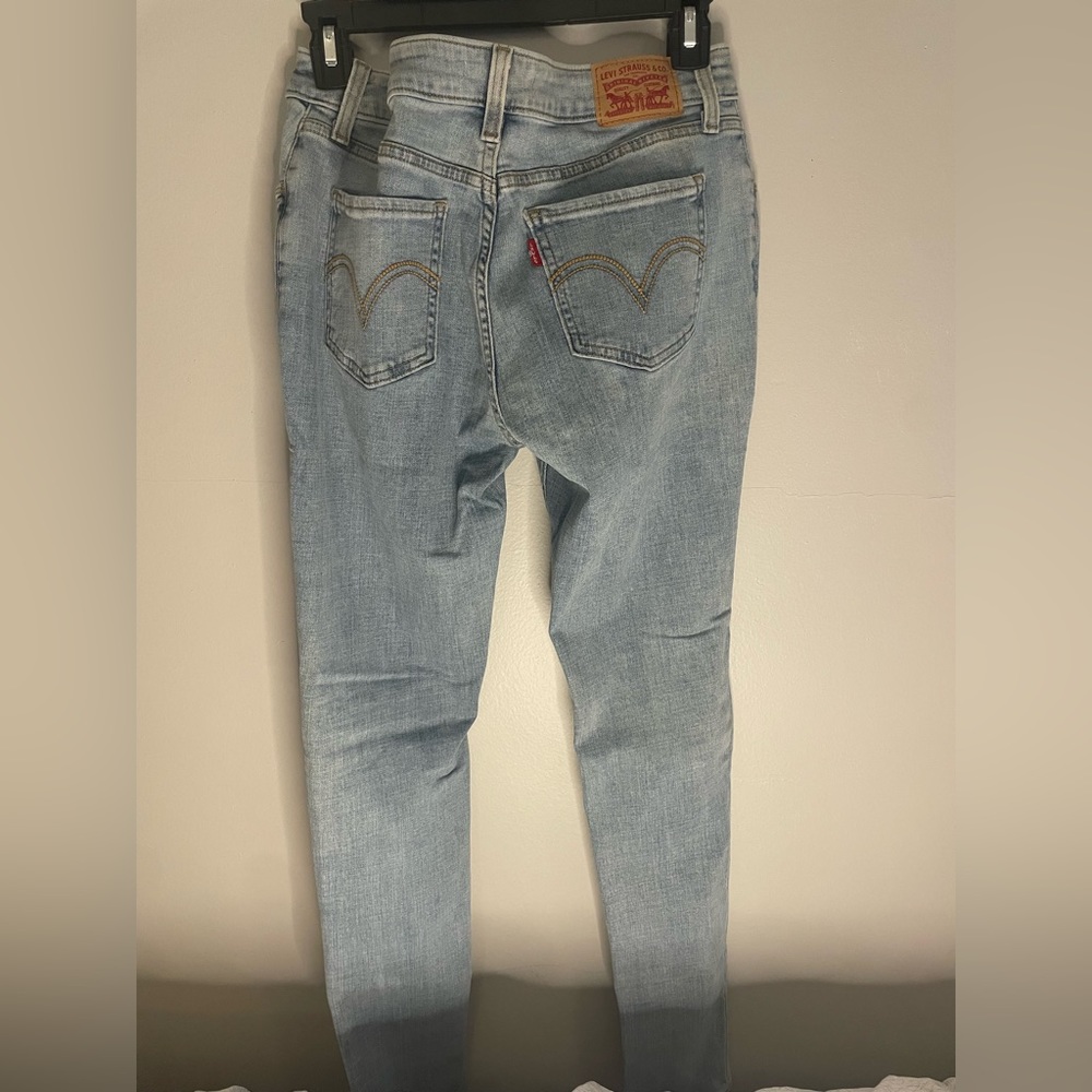 Size 30 super skinny Levi women jeans